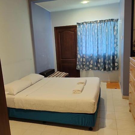 Bukit Indah Homestay Bentong Exteriör bild