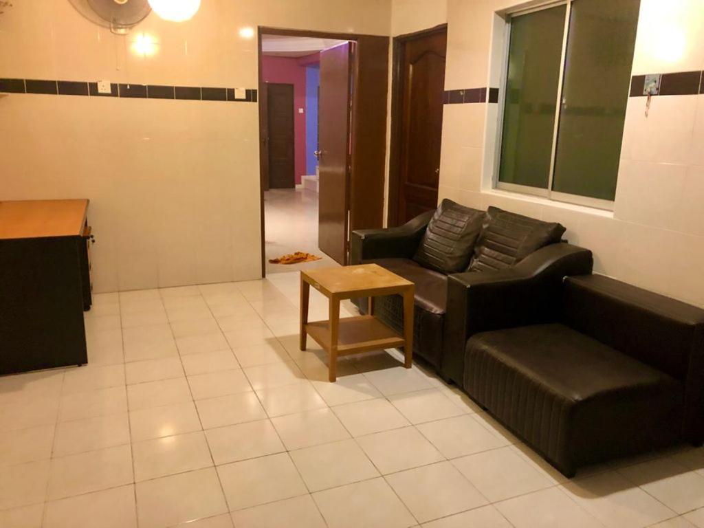 Bukit Indah Homestay Bentong Exteriör bild